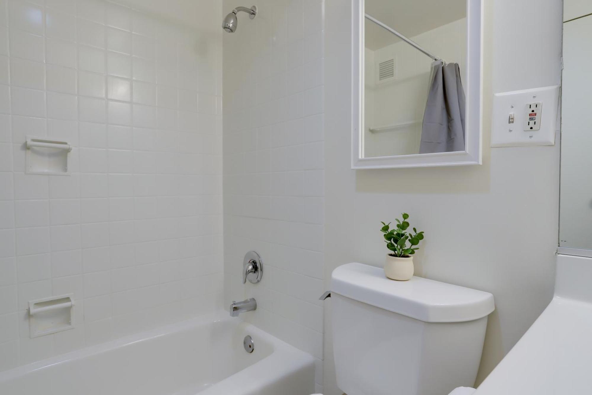 Style And Convenience Apartment At Crystal City Arlington Eksteriør billede